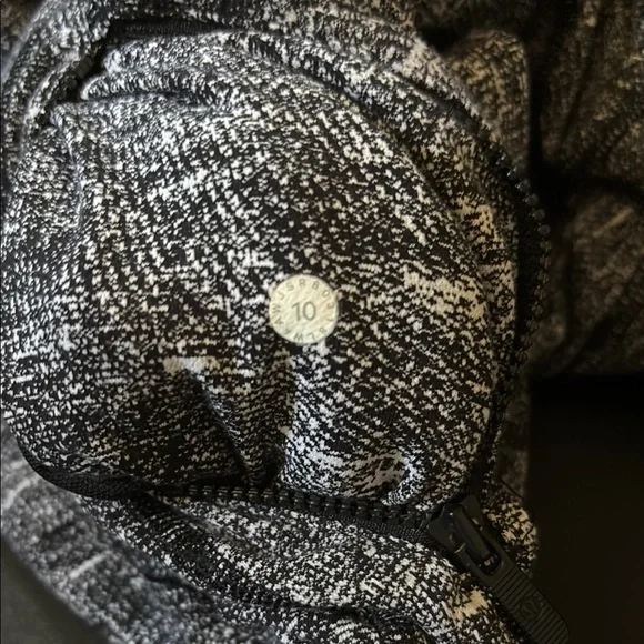lululemon athletica Black and Gray Jacket - Picture 6 of 6